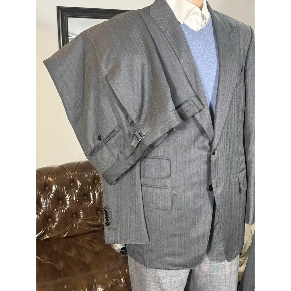 Tom Ford Herringbone Gray Wool 2Pc Suit Windsor Peak Lapel 52R 42R US 35x31 New